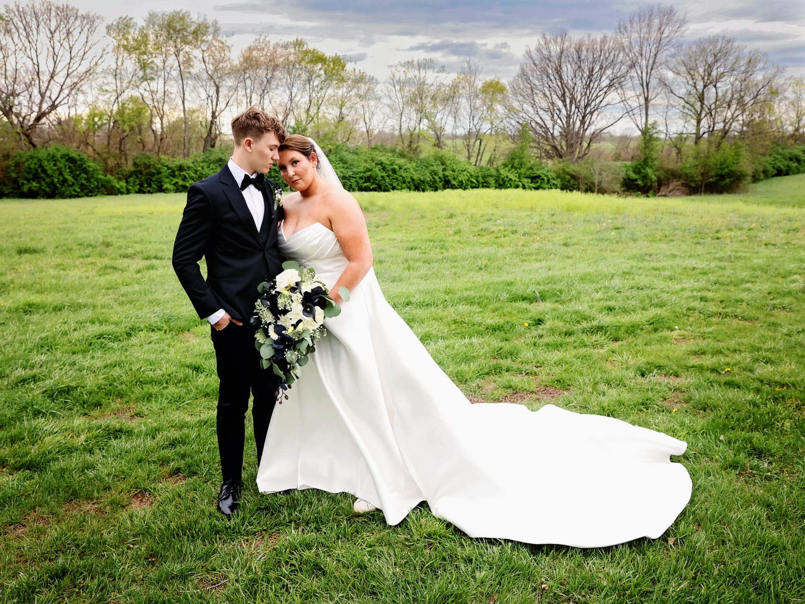 Wedding photography — bride and groom